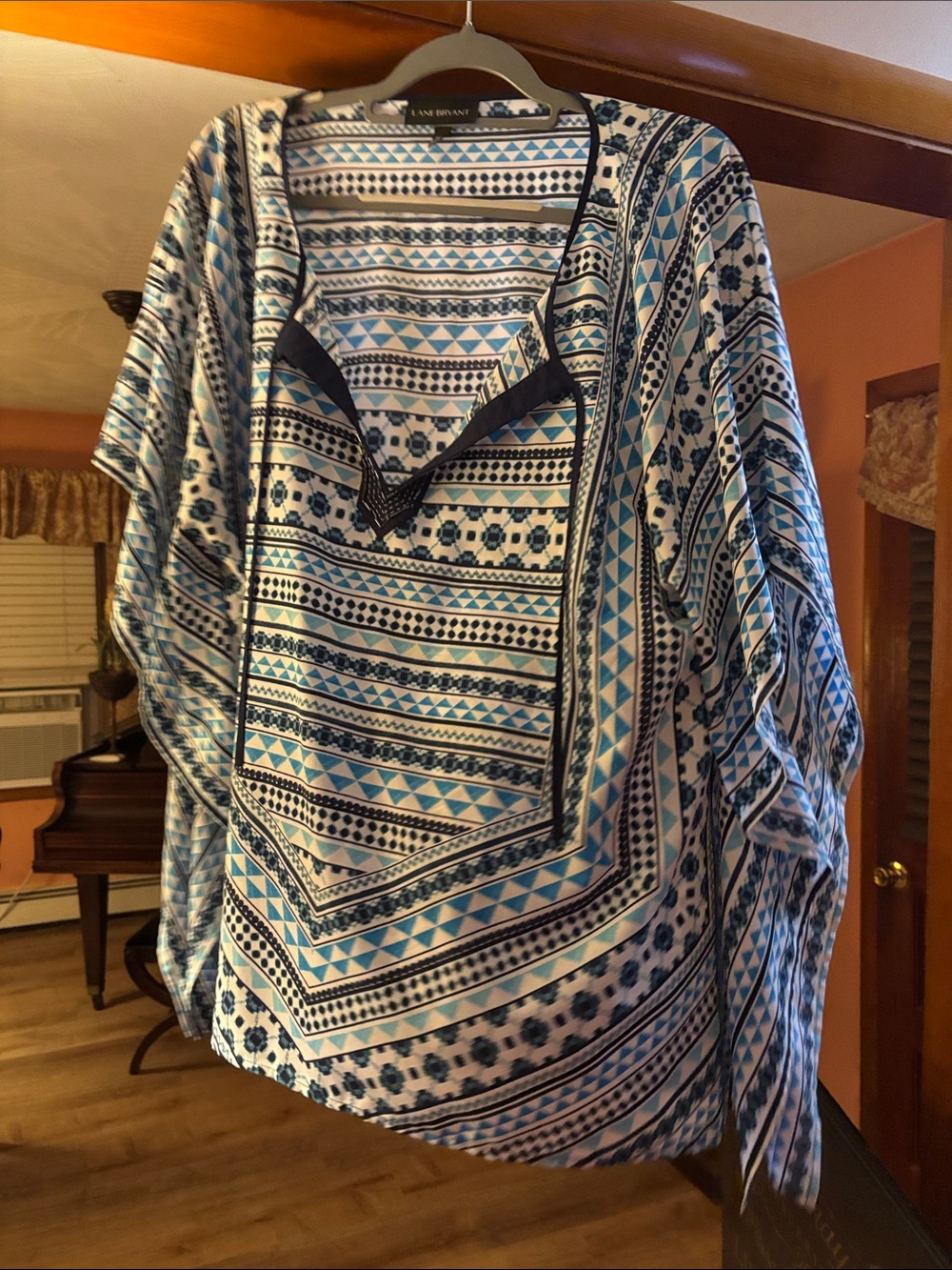 Lane Bryant Blue & White Geometric V-Neck Tunic